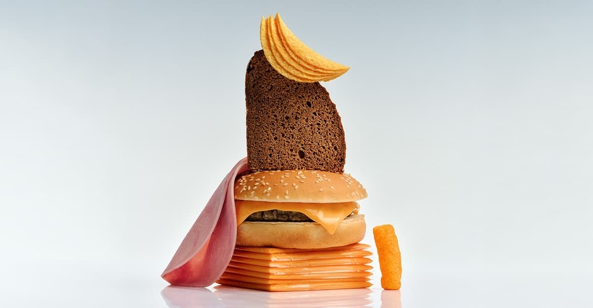 Ilustración de alimentos ultraprocesados.